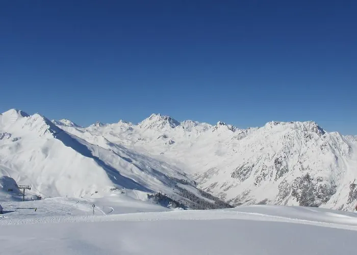 Garni Sesvenna شقة