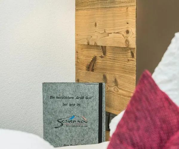 Garni Sesvenna شقة