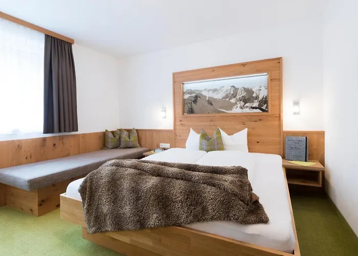 Garni Sesvenna شقة