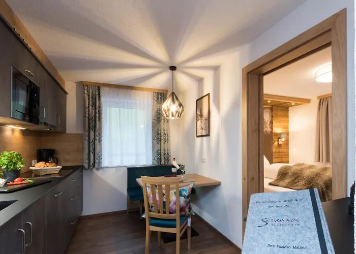 Garni Sesvenna شقة